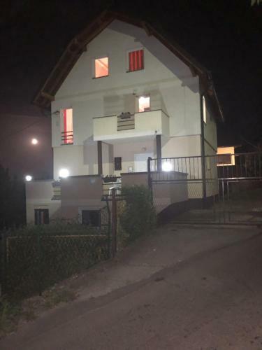 Villa Lovely House