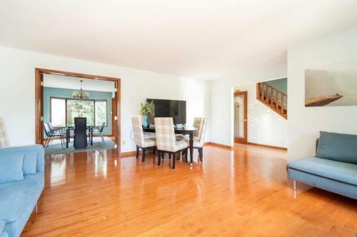 6 Rooms Home By Cp Lrt