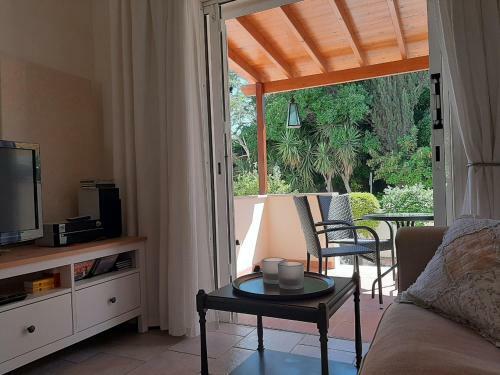 Limnaria Deluxe Maisonette