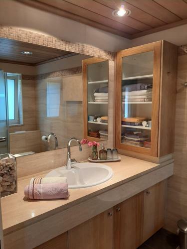 Limnaria Deluxe Maisonette