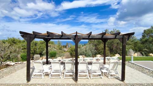Villa Pine And Olive Seahouse