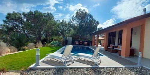 Villa Pine And Olive Seahouse