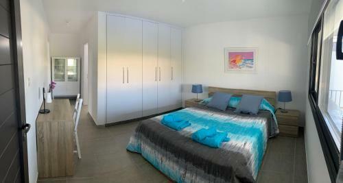 Villa Chrysanthia 2- Brand New 4 Bedroom Villa