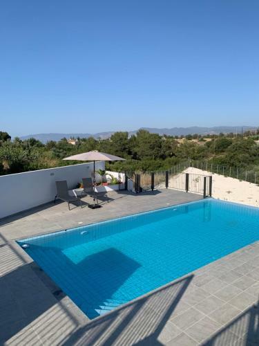 Villa Chrysanthia 2- Brand New 4 Bedroom Villa