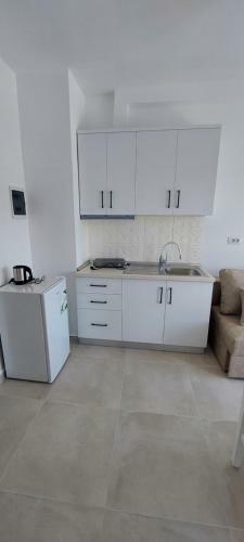 Sunshine Square Apartments