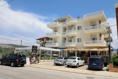 Downtown Hotel