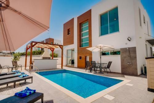 Dream 3bdr Villa With Private Pool Near The Beach!
