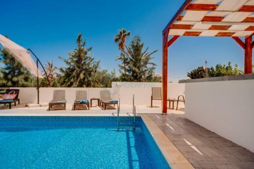 Dream 3bdr Villa With Private Pool Near The Beach!
