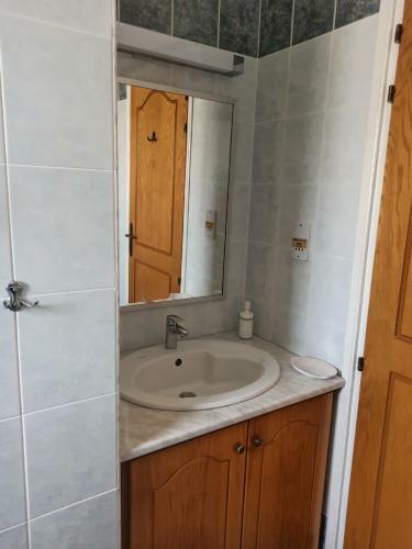 2bd Private Townhouse In Quite Area Near Amenities