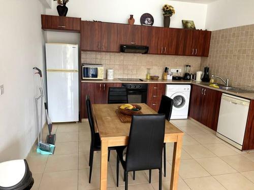 Apartamento 2 Bed Apt Mountains And Costal Views With Pool