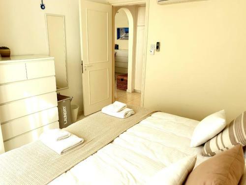 Regina Gardens - Stylish Modern 1 Bedroom Apartment