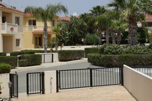 Private Villa In Sunset Gardens