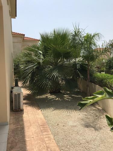 Private Villa In Sunset Gardens