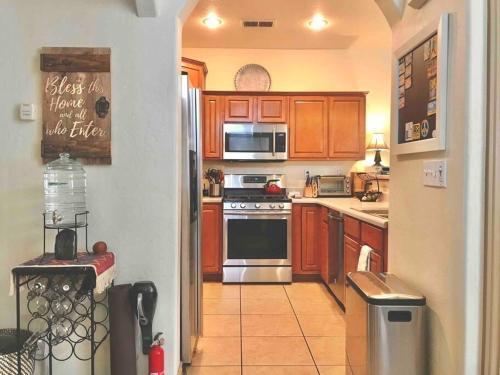 2 Br Townhome Loft With 4 Beds