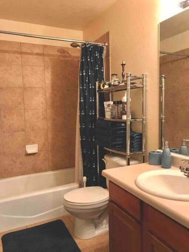 2 Br Townhome Loft With 4 Beds