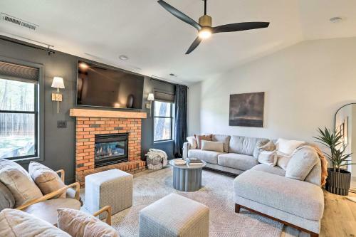Stylish Flagstaff Family Home With Fire Pit!