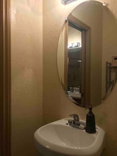 Southside Flagstaff Townhome Master Suite