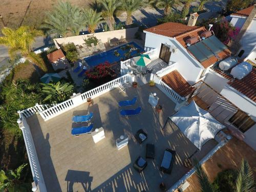 Lovely 7 Bedroom Villa