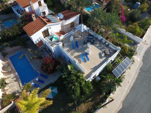 Lovely 7 Bedroom Villa