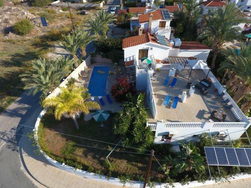 Lovely 7 Bedroom Villa
