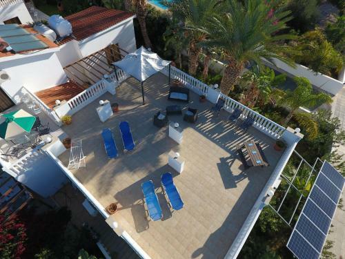 Lovely 7 Bedroom Villa