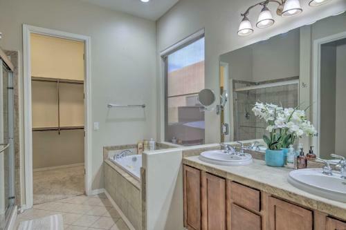 Gilbert Oasis With Outdoor Pool And Putting Green