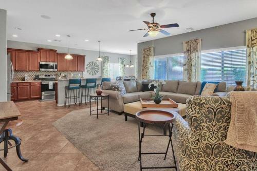 Stylish & Modern Home Near Downtown Gilbert!