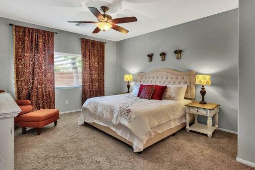 Stylish & Modern Home Near Downtown Gilbert!