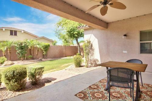 Stylish & Modern Home Near Downtown Gilbert!
