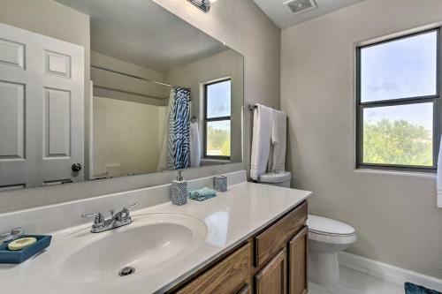 Grand Glendale Abode With Private Pool And Grill!