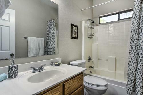 Grand Glendale Abode With Private Pool And Grill!