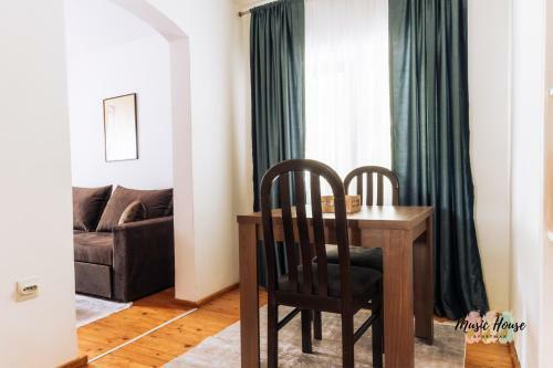 Music House Apartment