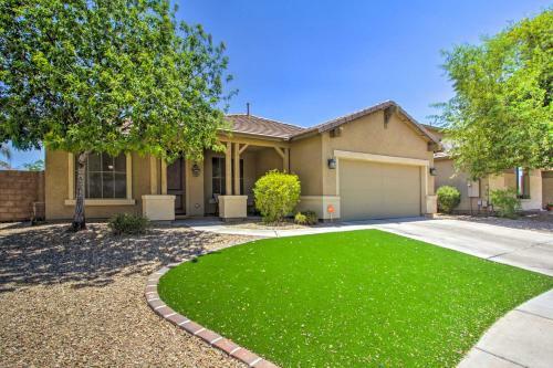 Canyon Trails Goodyear Home With Covered Patio