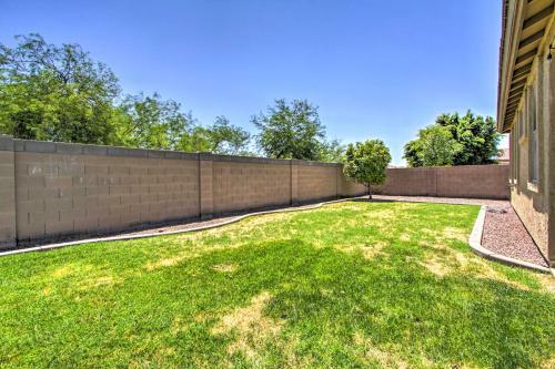 Canyon Trails Goodyear Home With Covered Patio