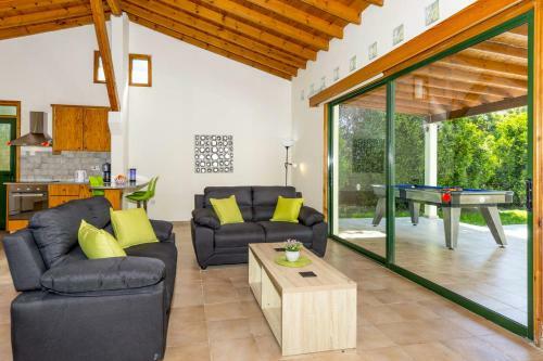 Villa Iriss By Villa Plus