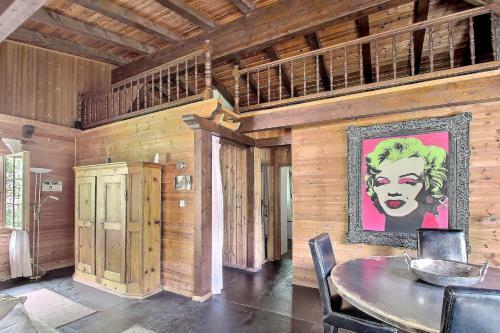 Chalet 930: Authenticit� Au Centre Du Village