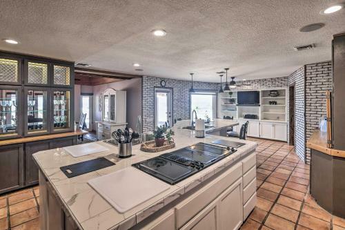 Luxe Home With Pool And Game Room Less Than 2 Mi To Lake