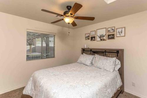 Hot Tub . Spacious . Pets . Central . Boat Parking