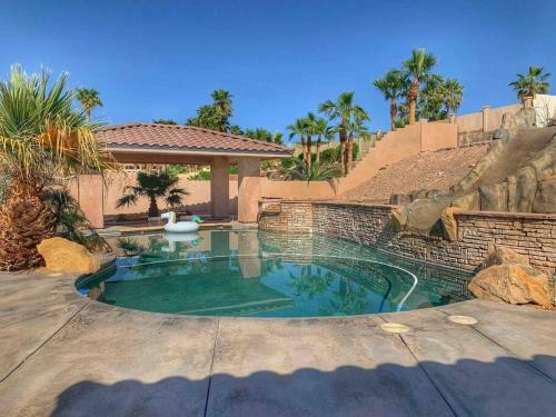 Ultimate Backyard-pool/spa. Slide. Lakeview. Ball
