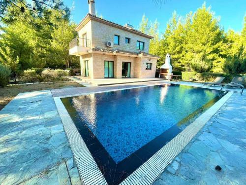 Irinas Country Home!