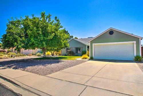 Bright Az Oasis With Fire Pit, Yard And Grill!