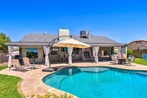 Bright Az Oasis With Fire Pit, Yard And Grill!