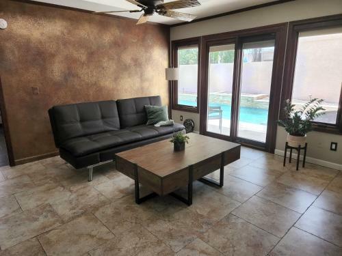 Luxury Updated 3-bedroom Home With Pool
