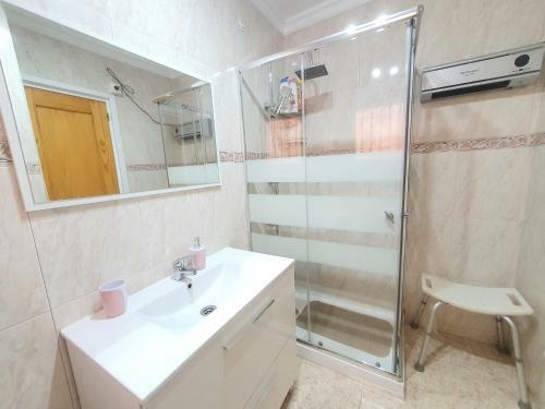 Apartamento 2� Linea De Playa, Centrico Y Totalmente Equipado