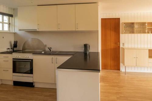 Sommerhus T�t Ved Vib�k Strand Og Ebeltoft.