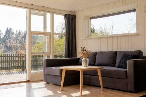 Sommerhus T�t Ved Vib�k Strand Og Ebeltoft.