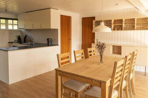 Sommerhus T�t Ved Vib�k Strand Og Ebeltoft.
