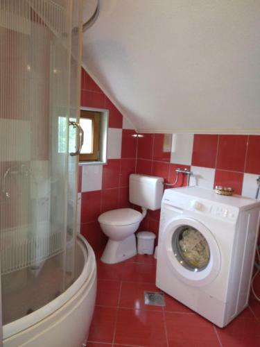 Holiday House A&a