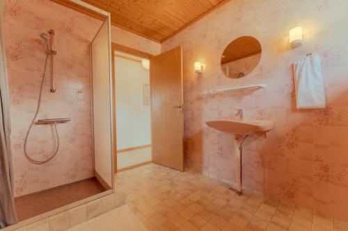 3 Br Apartment / Cozy / Hiking Trails / T�rshavn
