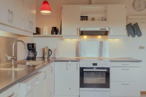 3 Br Apartment / Cozy / Hiking Trails / T�rshavn